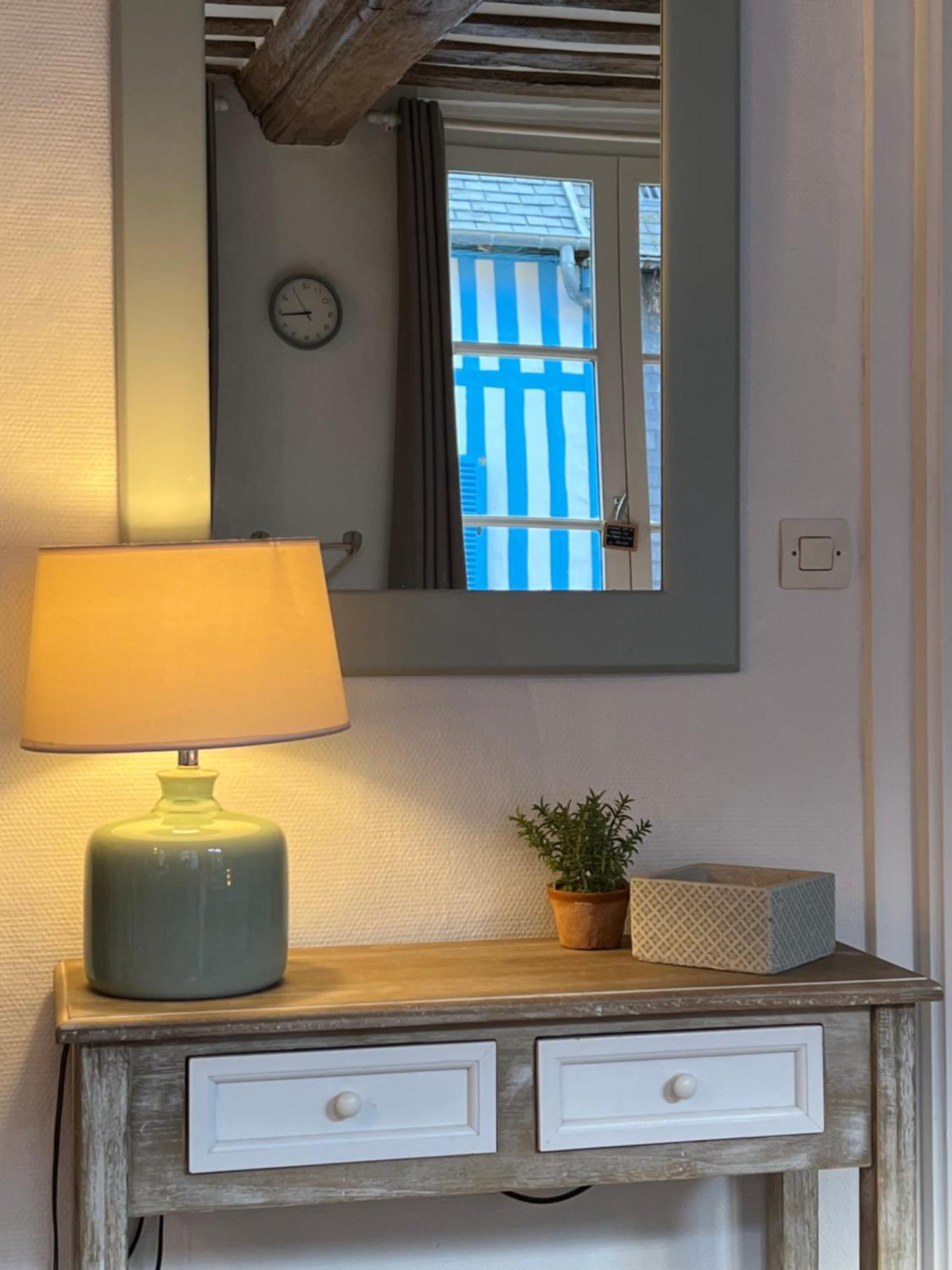 Une Pause Chez Julien, Appartement Lumineux Et Idealement Situe! 옹플뢰르 외부 사진